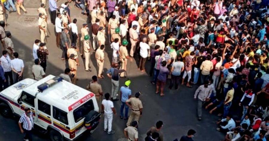 Coronavirus Mumbai Bandra railway station protest migrant workers | Galatta